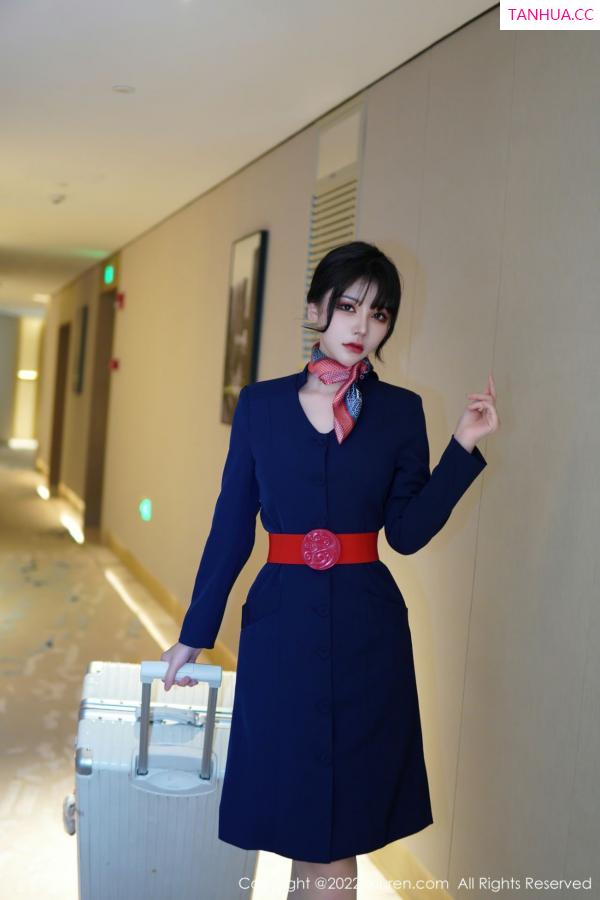   [XiuRen]高清写真图 2022.12.27 No.6048 桃桃子_ 空姐制服第4张图片